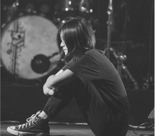 台媒称草东没有派对鼓手自缢 或因爱宠离世造成打击_凤凰网娱乐_凤凰