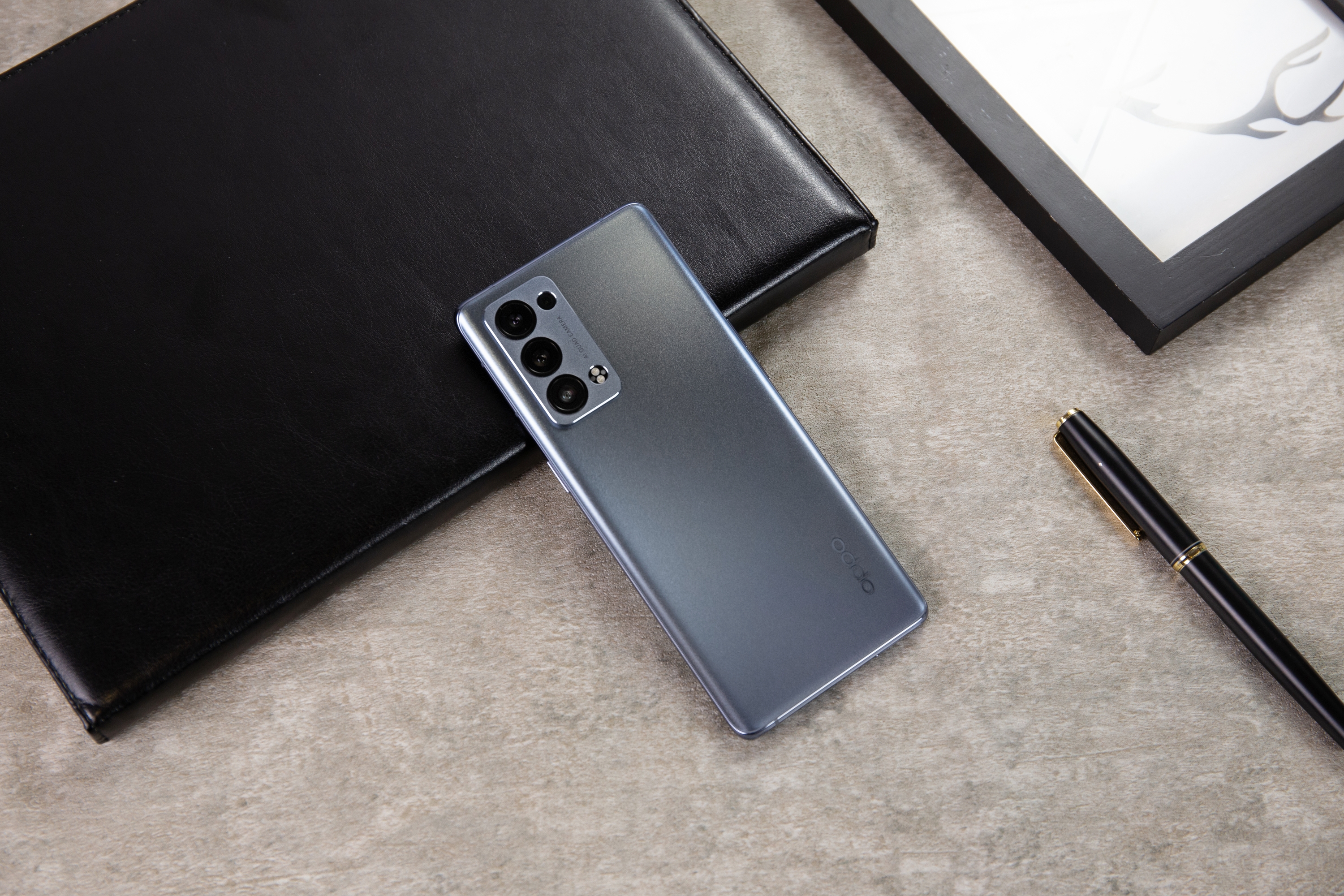 查看更多高清图片就大家比较关注的颜值来看,oppo reno6 pro 提供了