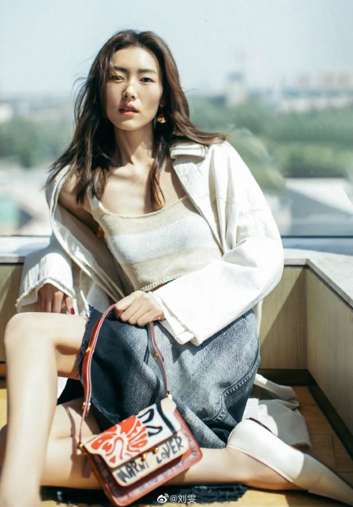 刘雯何穗没告诉你的秘密:基本款穿出大牌感