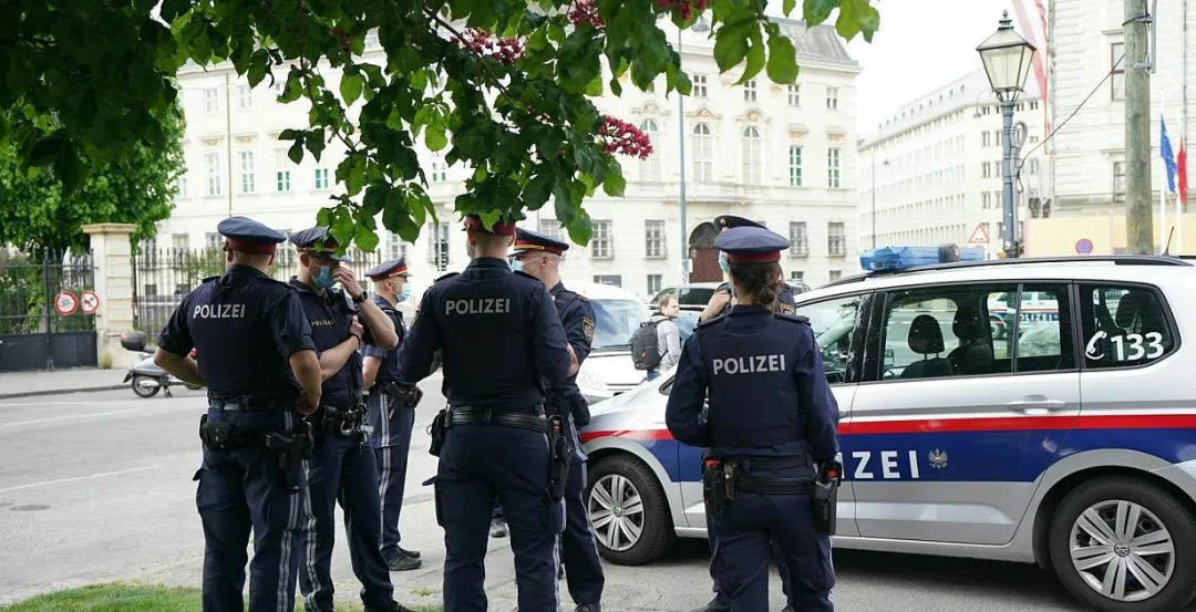 奥地利内政部表示,新年前夜将在奥地利各地部署4000名警察,以检查封城