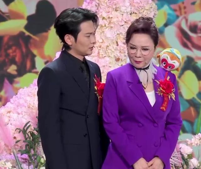 潘长江近期的状况 B73E4BD98646338B4C2AA5F87EEA21A7A92C42EF_size43_w640_h540.jpeg