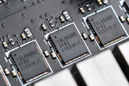 恐怖的战神主板!微星Z590 ACE套装评测:内存与CPU超频独步天下