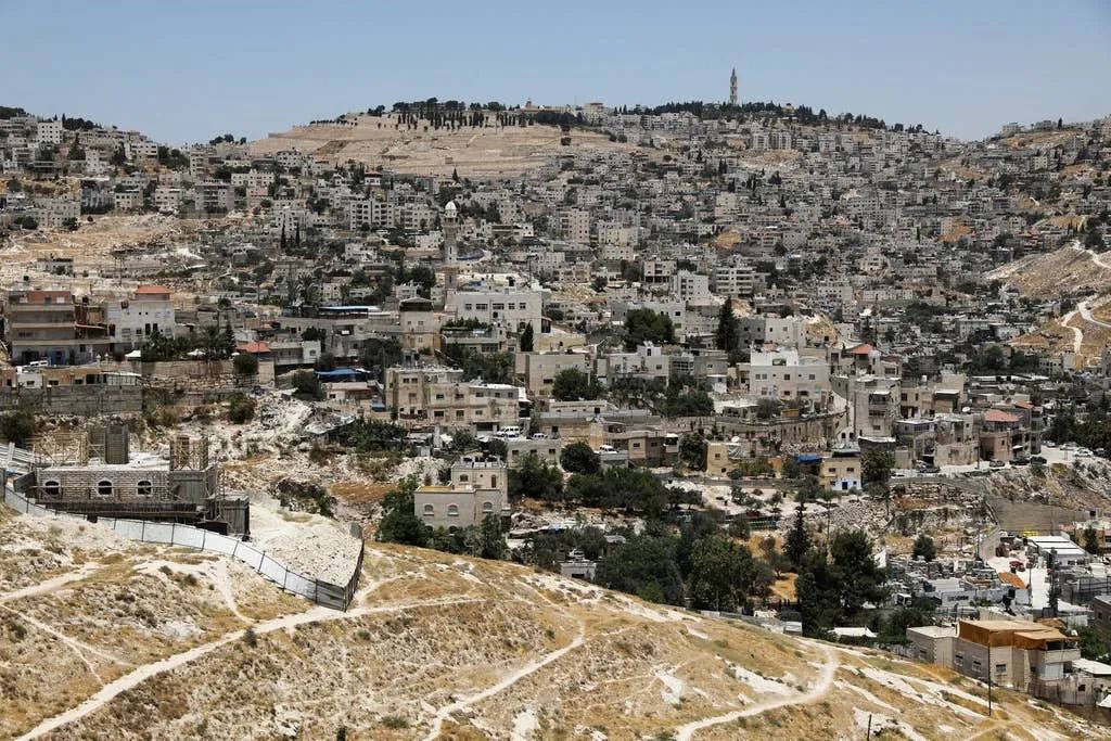 风暴眼中的东耶路撒冷居民:战争停歇 三代祖宅"生死未卜"