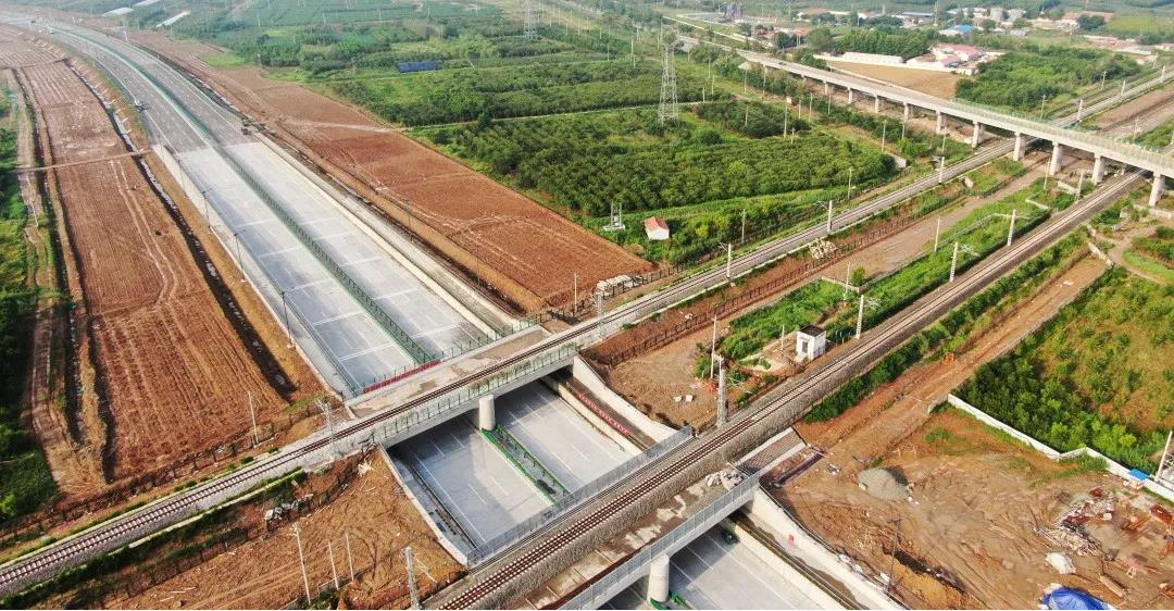 东营市最大的下穿德大,黄大铁路隧道工程通车