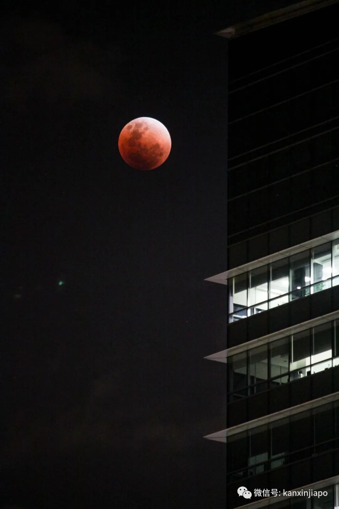 超级血月现身新加坡夜空,高清大图请查收