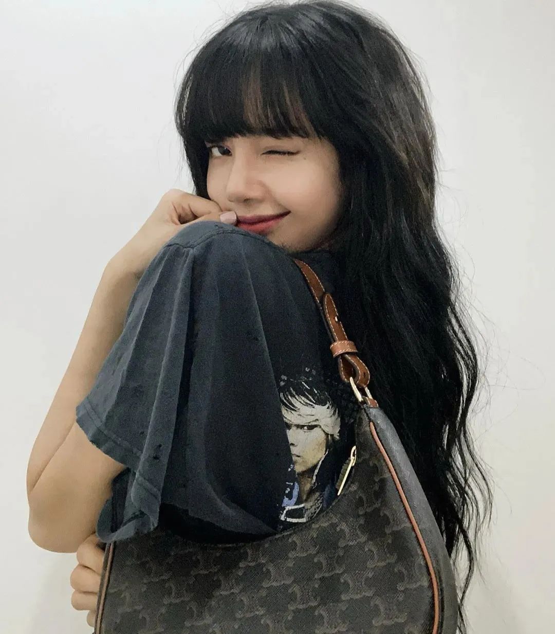 被blackpink lisa带飞重现商业奇迹的celine