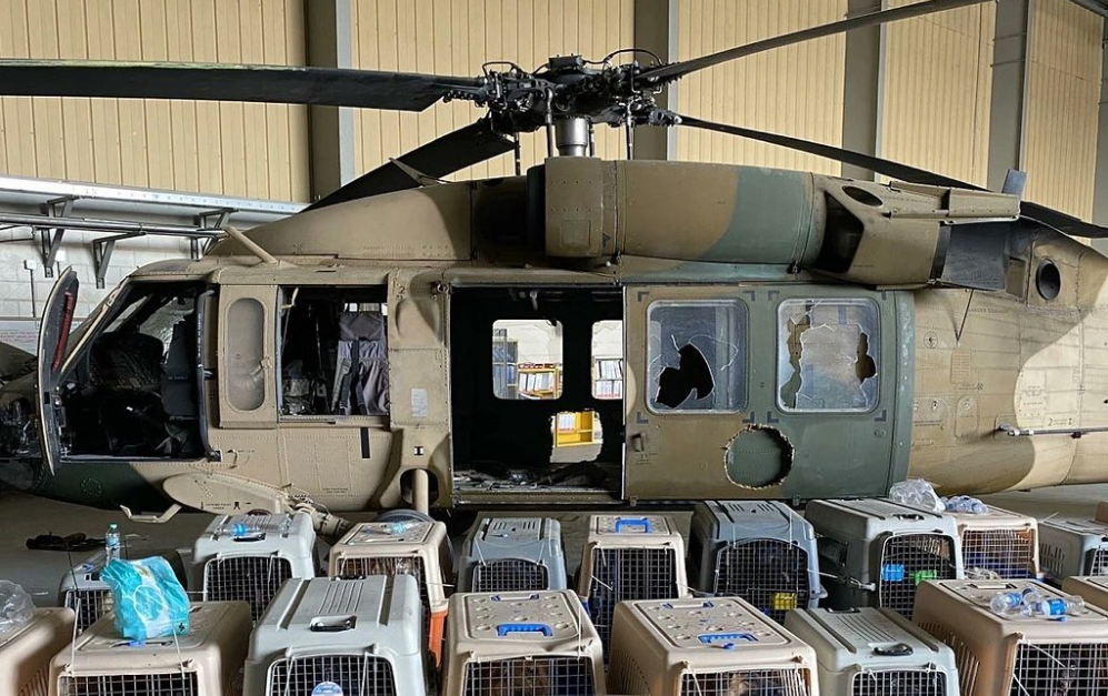 遭到破坏的阿富汗空军“黑鹰”直升机