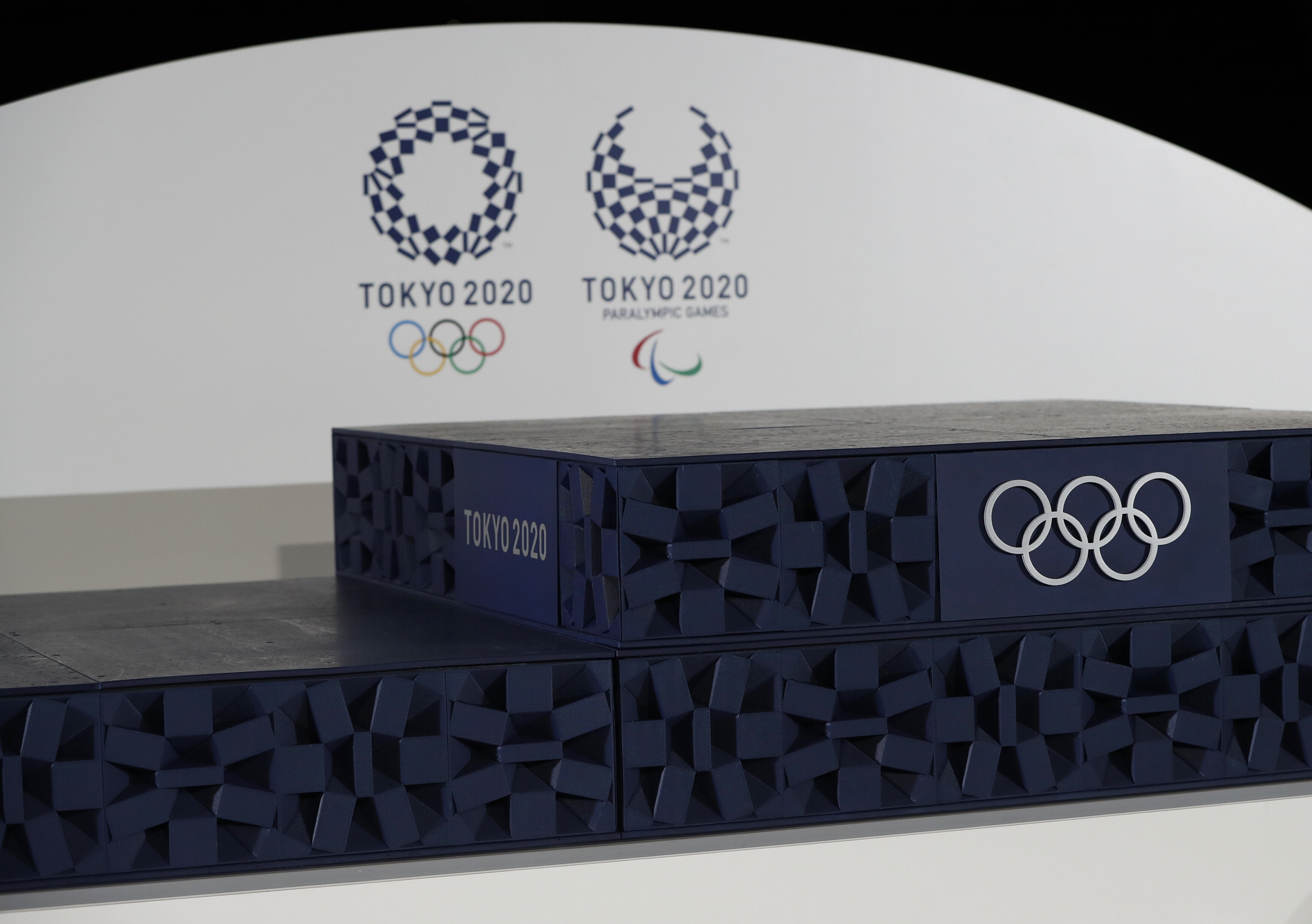 东京奥运会颁奖台图片