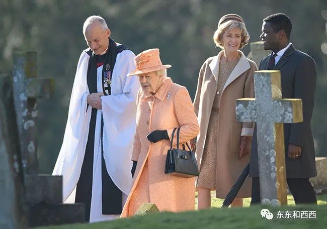 还赚到了钱,建立以小女儿命名的儿童癌症援助基金,并入蒙巴顿家族基金