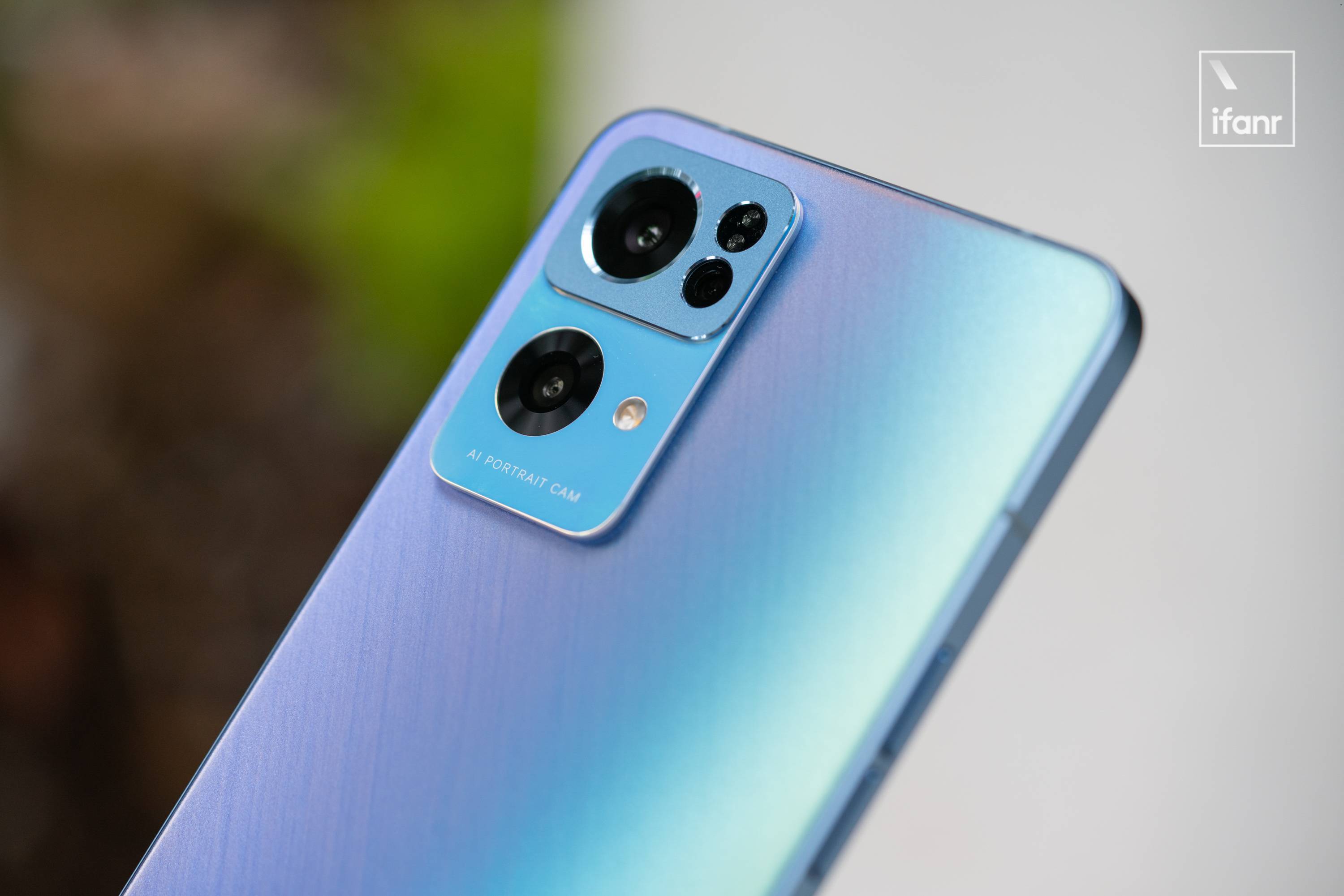 opporeno7pro评测:超感光猫眼镜头会发光