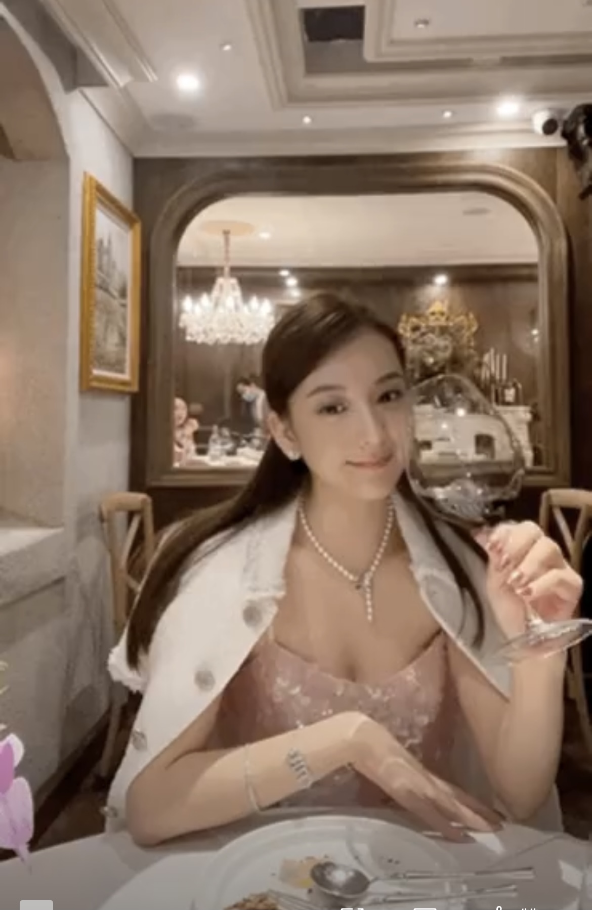 7114F862-4C8B-43EE-8FE8-7B2E0E0414B3