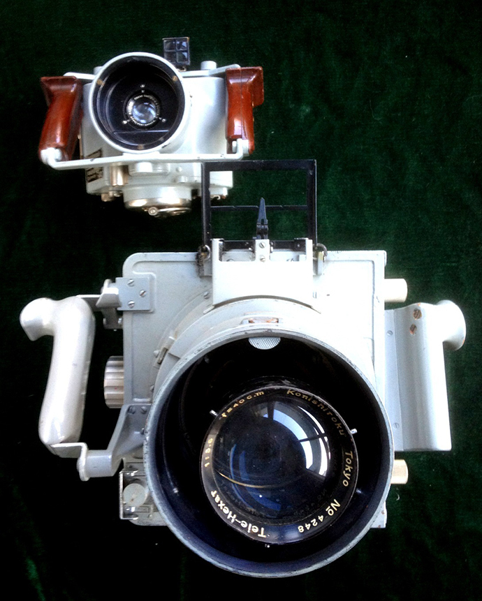 日军陆军和海军航空兵照相机 受访者收藏、供图