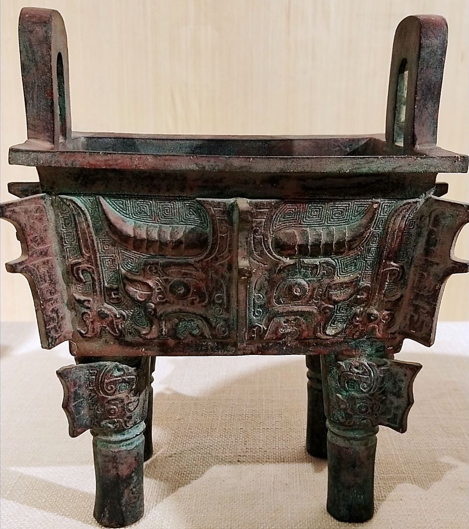 洛阳鼎 又称华夏第一鼎青铜铸造乃人类文明进步标识,青铜时代之夏商周