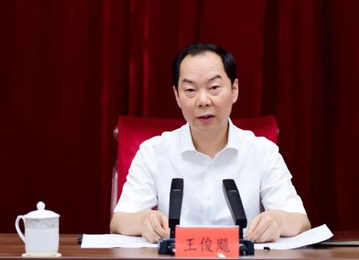 当地媒体报道,9月14日,市长王俊飚深入市发改委,长治国家粮食储备库