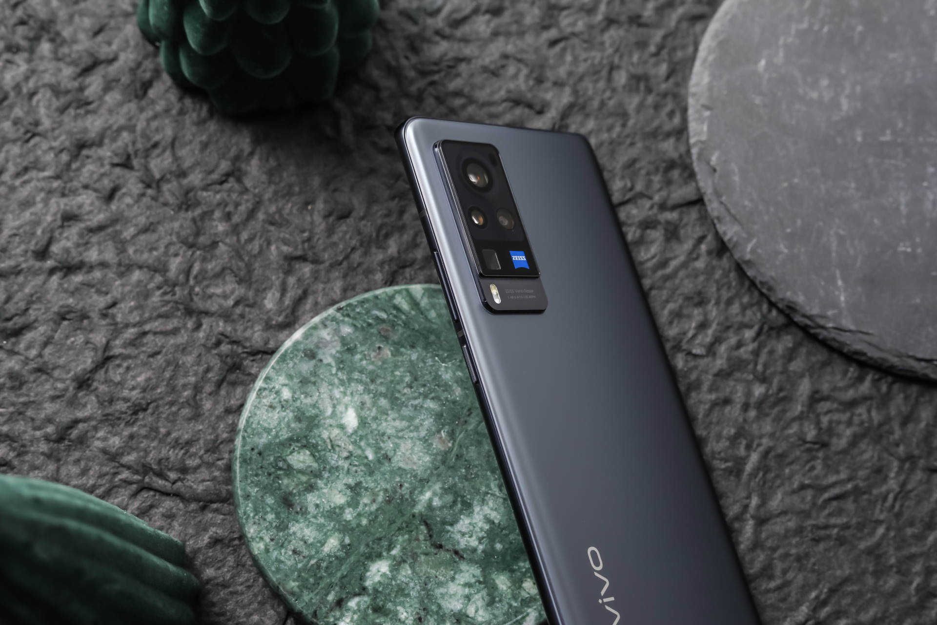 vivo x60系列这么招人喜爱?包揽当天销量,销售额双冠