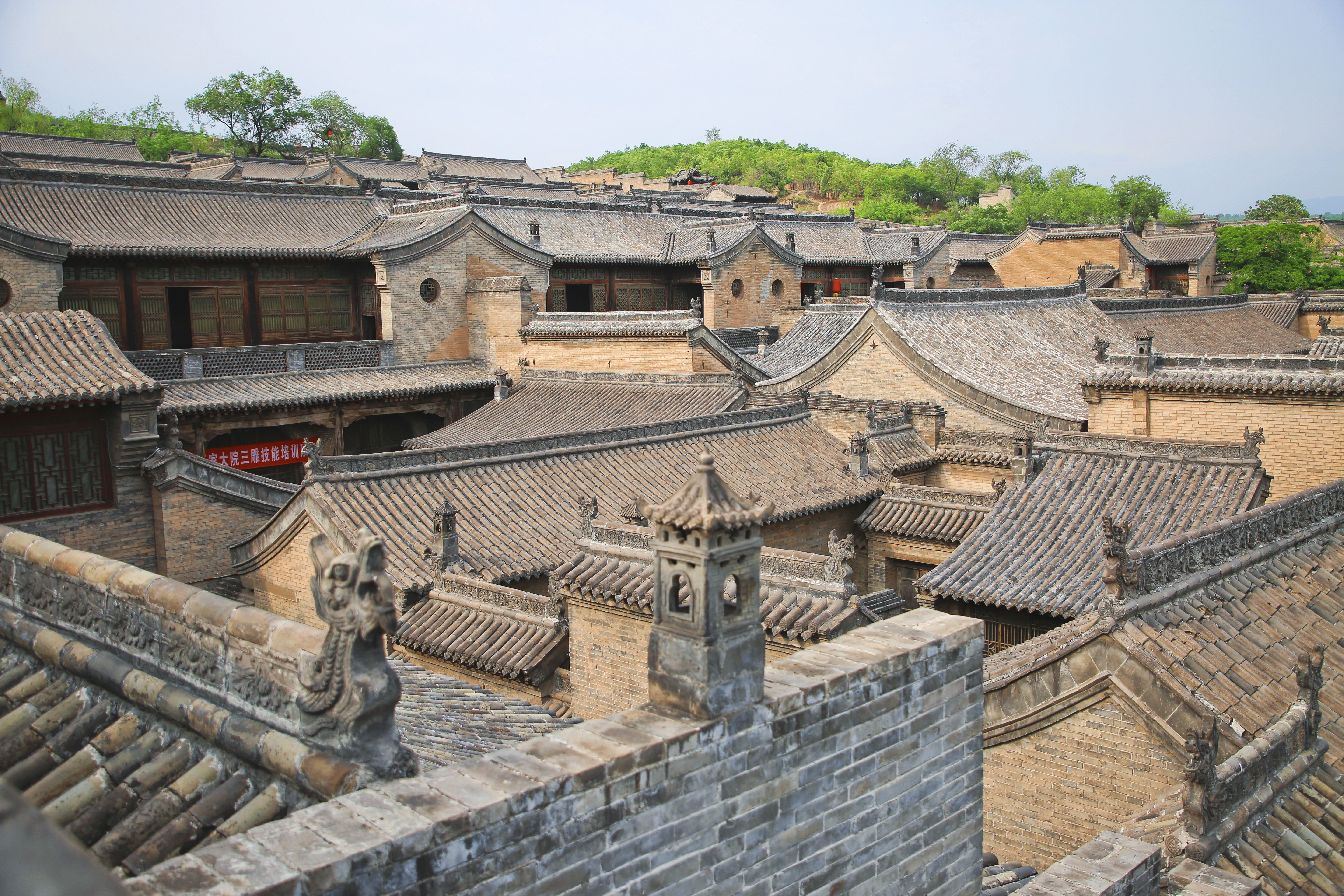 这才是顶级豪宅,占地108亩,历时70年建造,被誉为"民间故宫"