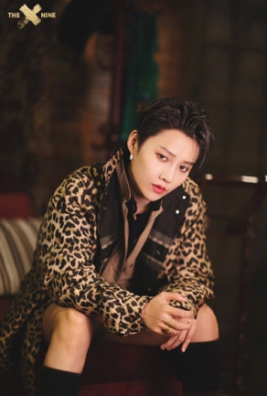 刘雨昕身着二零二一秋季成衣系列亮相superelle盛典 彰显十足个性风范