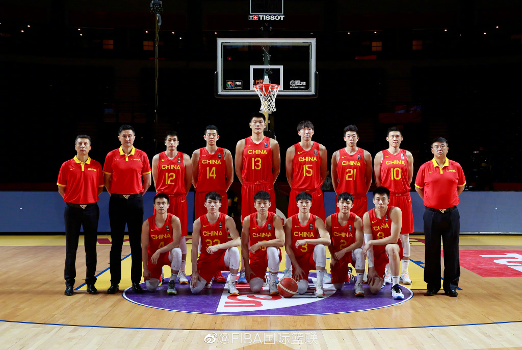 中国男篮赛前全家福.