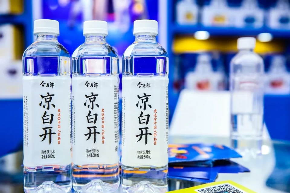 蒙牛,光明,今麦郎等大牌纷纷入驻总府皇冠,品饮汇凭什么?