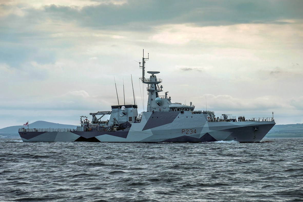 军情热点 正文英国驻日本使馆在回应外界关于英国两艘军舰将部署在何