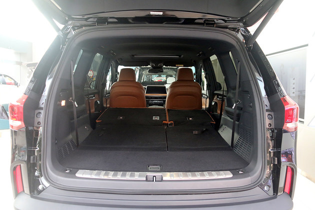 范志毅同款越野suv上汽大通maxusd90pro2021款到店实拍