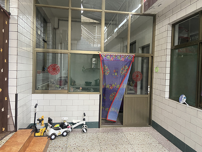 小虎的家(现状)。21年前,小虎在家中被呼某吉和郭某拐走。澎湃新闻记者 王鑫 图