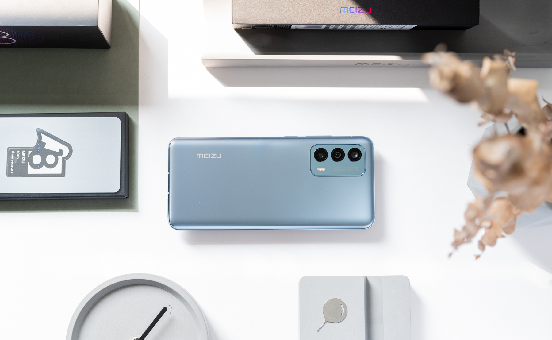 渡海版魅族18图赏国产第一款无广告手机一手轻松掌握