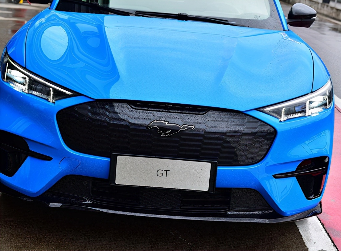 福特野马gt版正式上市,3.6秒破百,售36.99万_凤凰网汽车_凤凰网