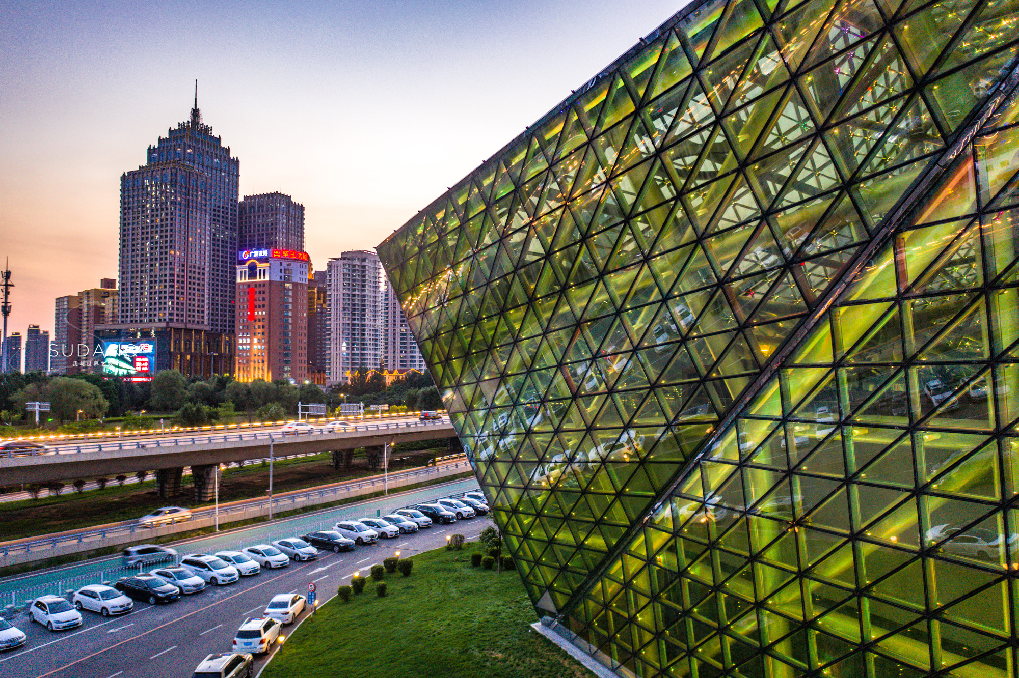 初见沈阳:东北唯一的新一线城市,"大钻石"般的建筑太惊艳