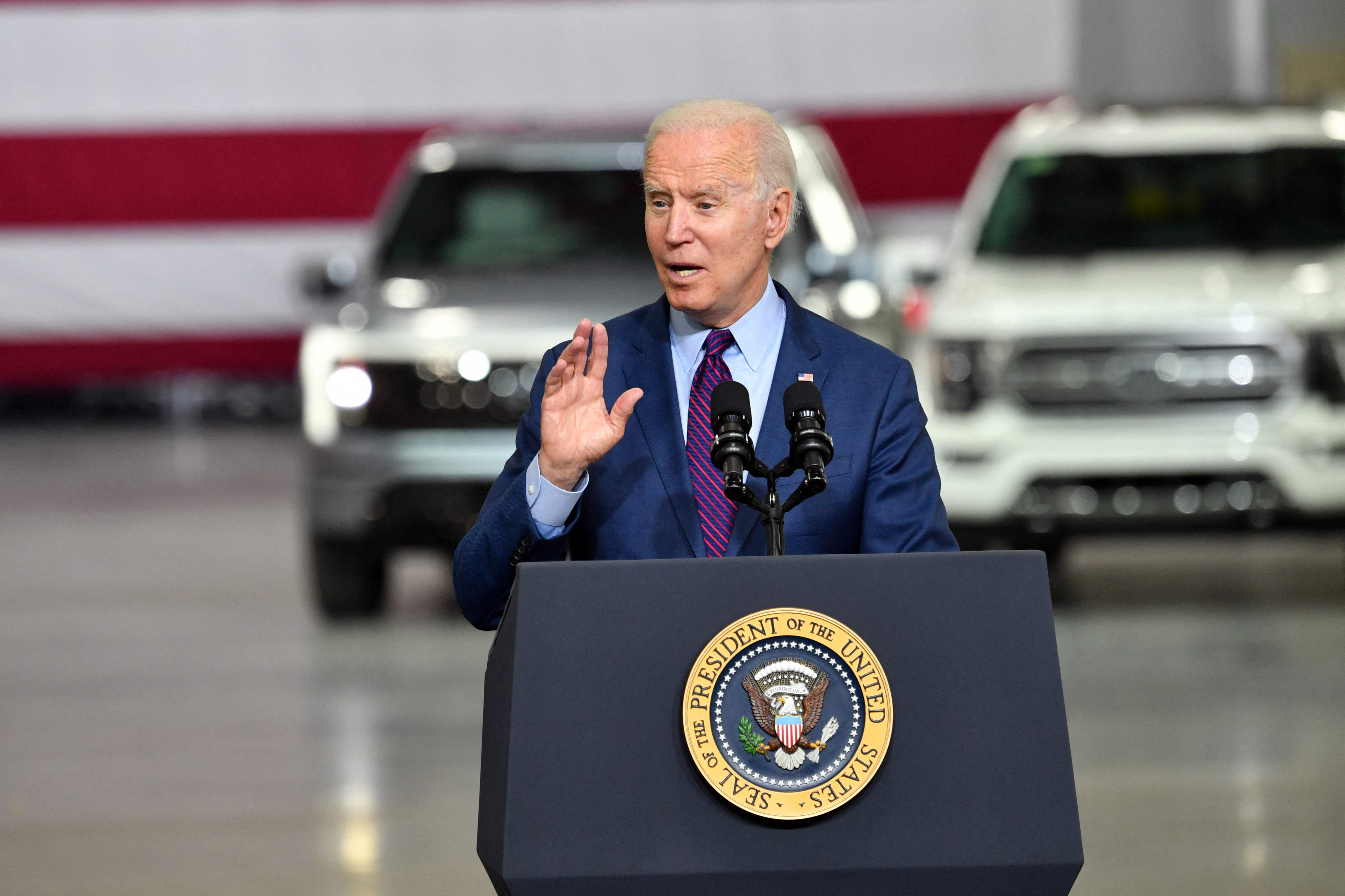 当地时间2021年5月18日,美国密歇根州迪尔伯恩,美国总统拜登参观福特