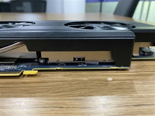 蓝宝石双芯RX 570挖矿卡曝光:能效超RX 6800