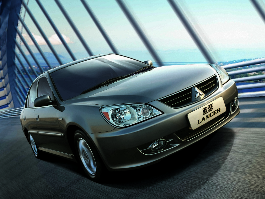 很尴尬的运动型轿车,三菱蓝瑟__凤凰网