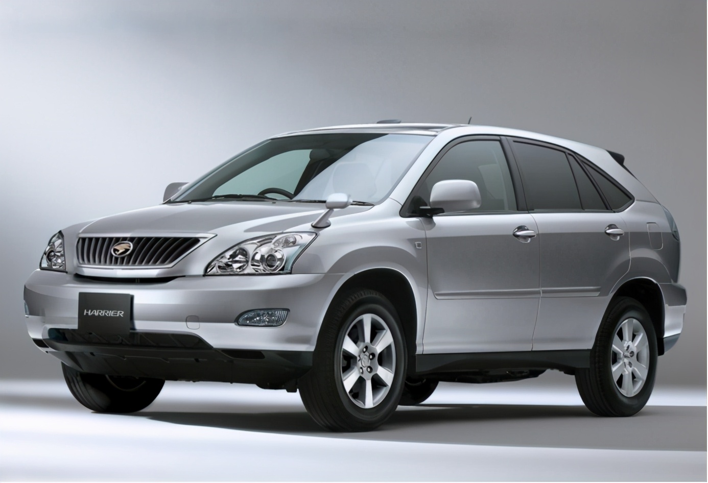 丰田harrier实力来袭 或将于明年发布_手机凤凰网