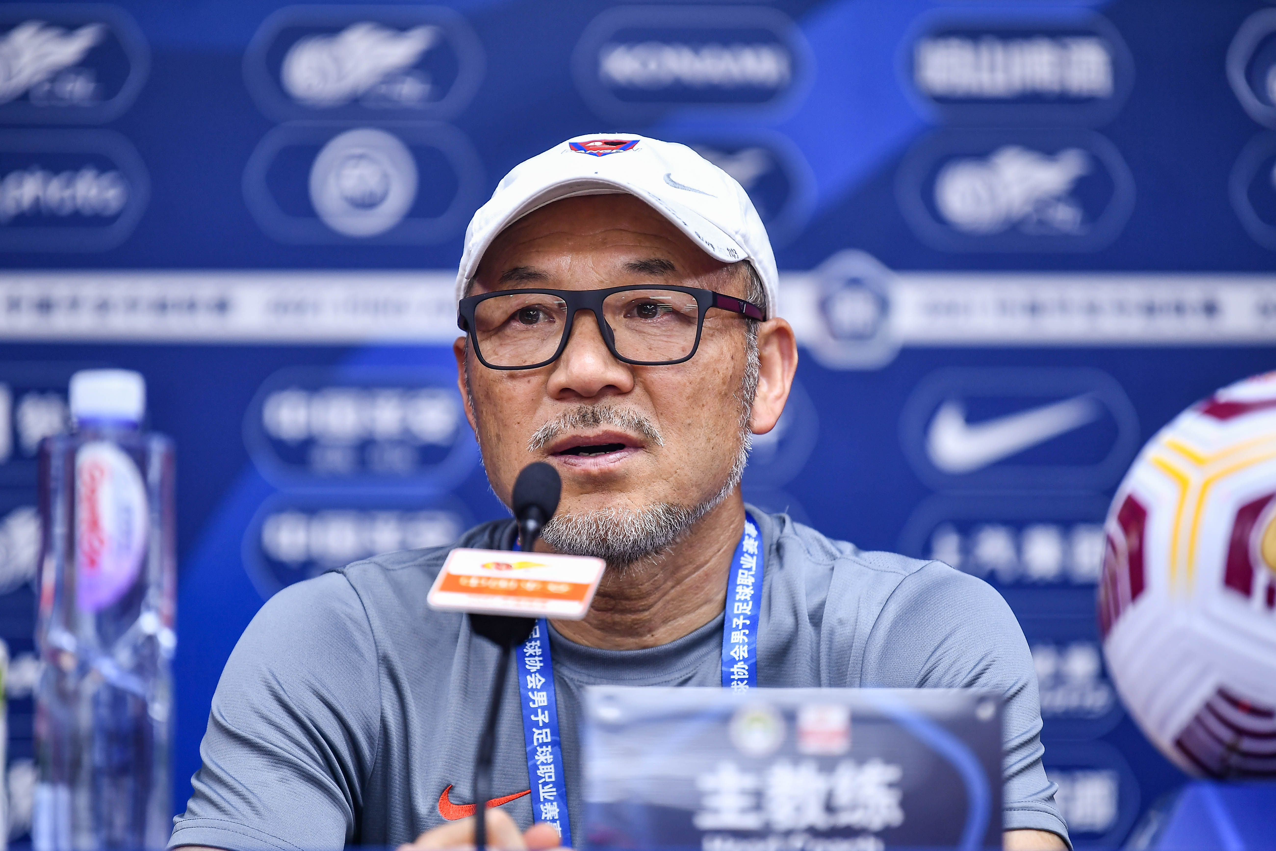 张外龙:重庆队员是伟大的球员,对此我感到幸福