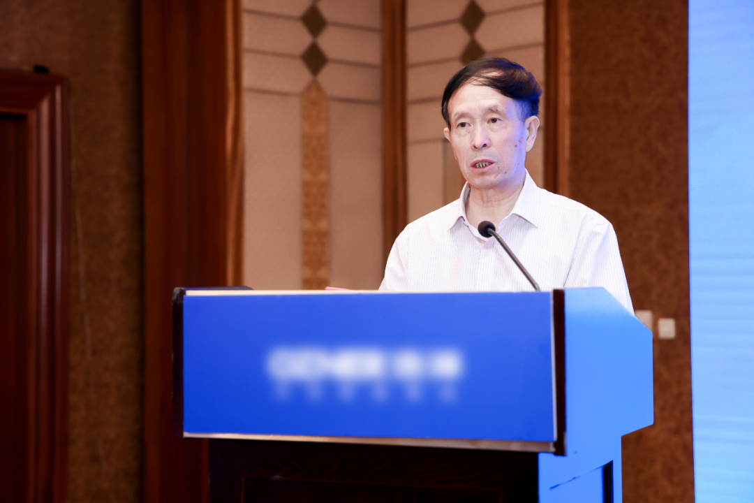 中国质量检验协会净水设备专业委员会理事长兼 秘书长邓瑞德发言