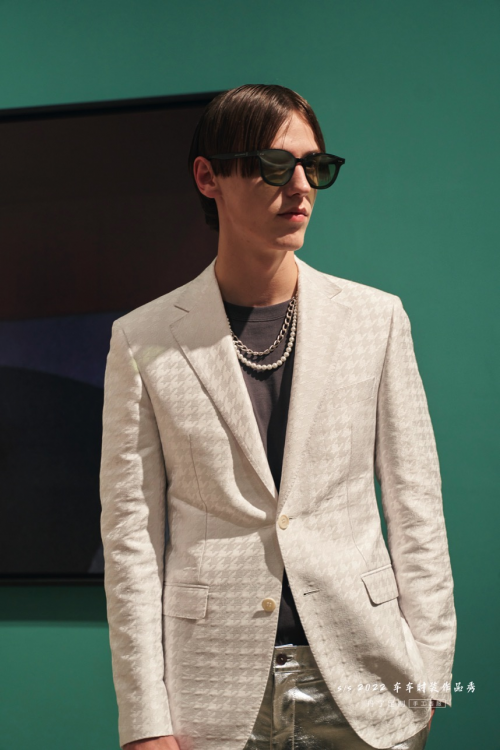 丹宁定制手工西服"s/s2022车车时装作品秀"后疫情时代的时尚复兴