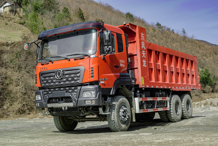 谍照曝光!最新东风天龙kc自卸车造型大变样,最大560马力