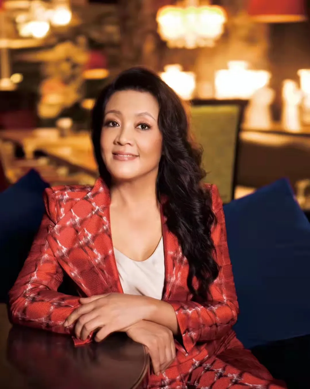 那个大起大落,备受争议的知名女企业家正试图东山再起__凤凰网