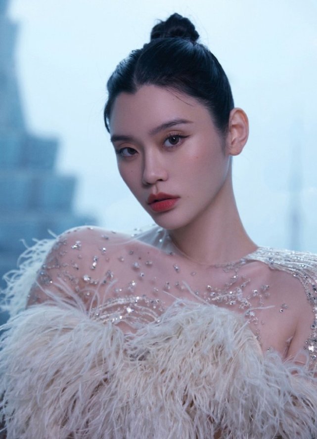 奚梦瑶自曝孕期不适卧床养胎,自曝在家会为何猷君手洗衣服