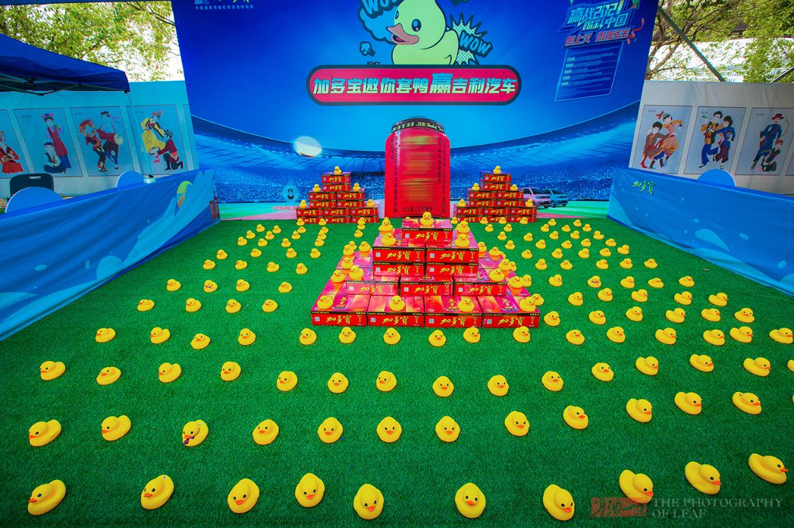 浙江一景区将套圈游戏玩到了巅峰,大奖一辆汽车,高手已经在路上__凤凰