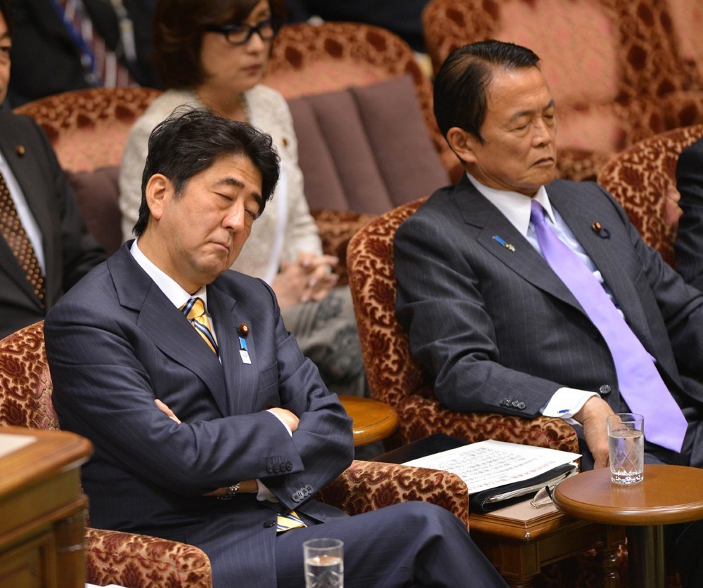 大臣河野太郎,二是極右的前總務大臣高市早苗,三是日本前外相岸田文雄