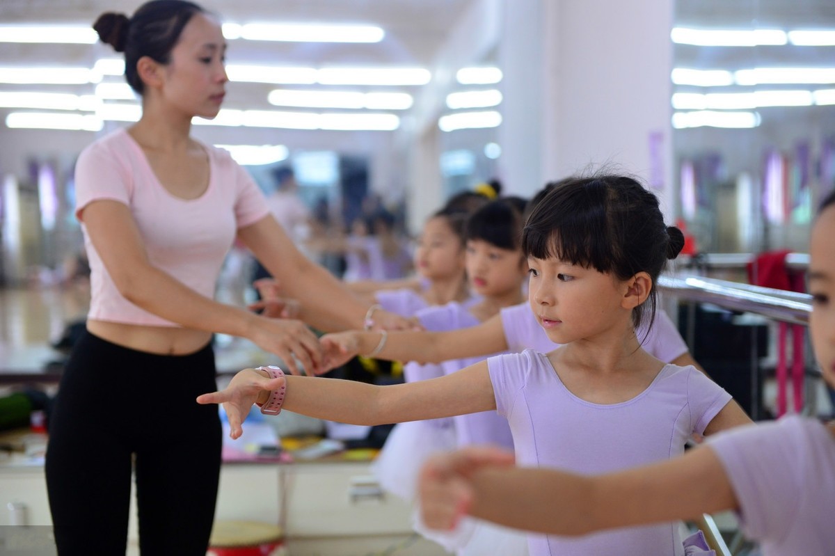 5种常见的兴趣班,孩子年龄没到不建议去学,很多家长过于着急了