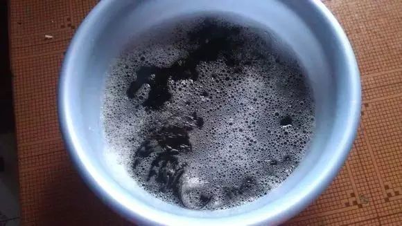 养花时可以用肥皂水清除虫害但有很多要注意的事项