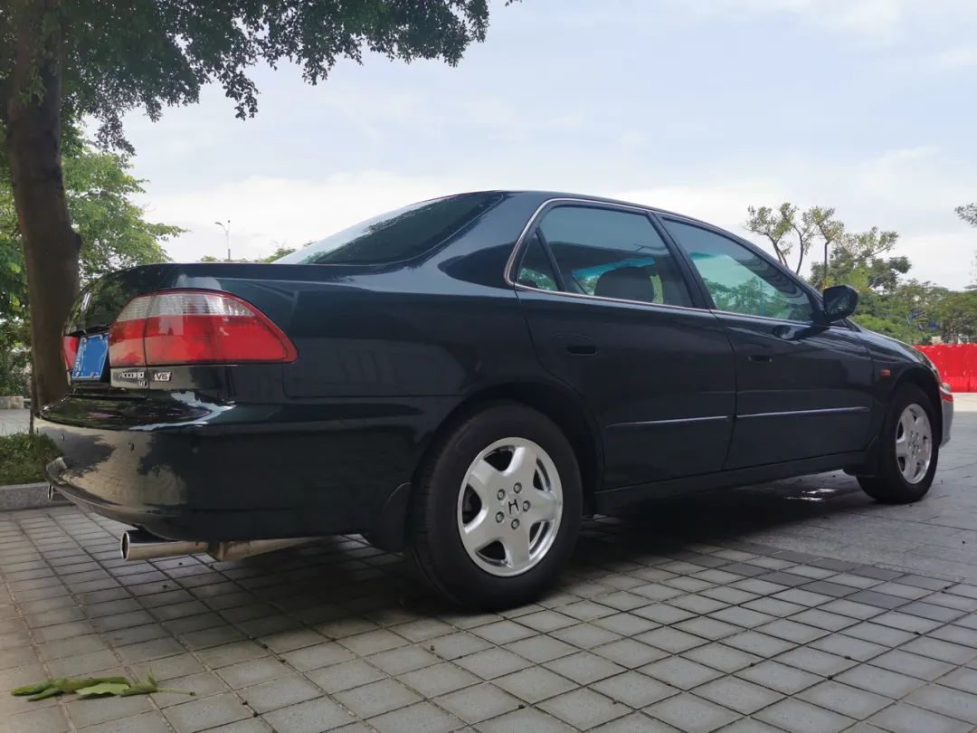 「二手车」东莞户六代雅阁3.0,地库长大,几乎没老化__凤凰网