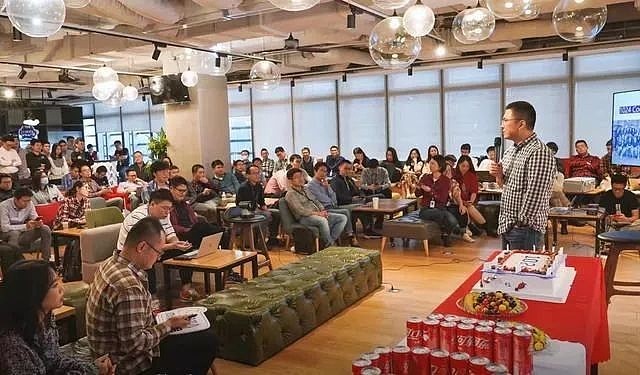 视点·观察|1024程序员节各家怎么过：送霸王洗发水、集体穿格子衫、盲人按摩