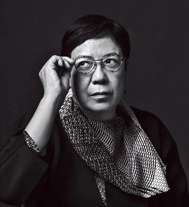 许鞍华的"朴素"与镜头下人物的"讲究"_凤凰网时尚_凤凰网