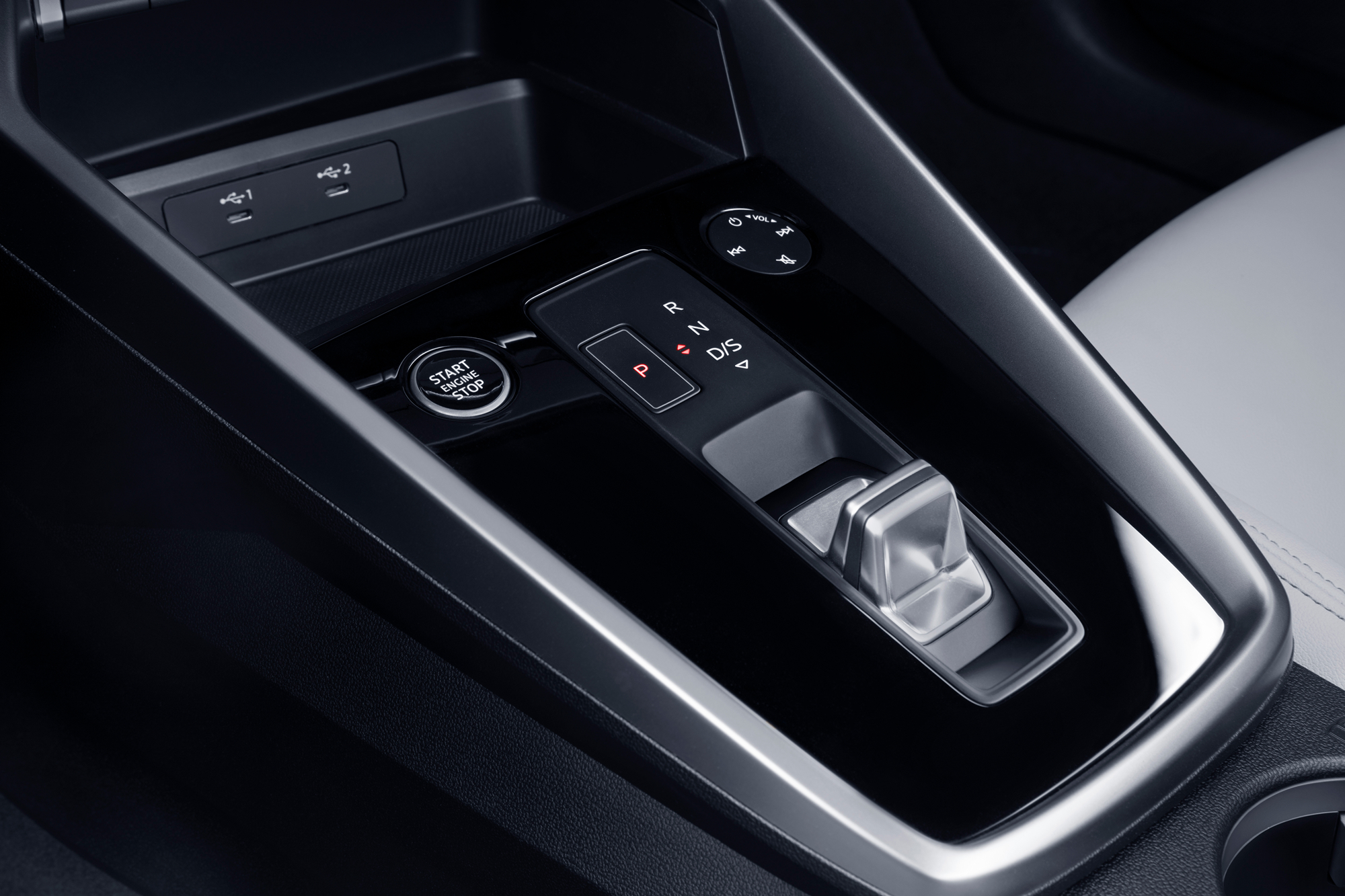 配保时捷同款换挡杆,超跑同款出风口,全新奥迪a3有多噪?