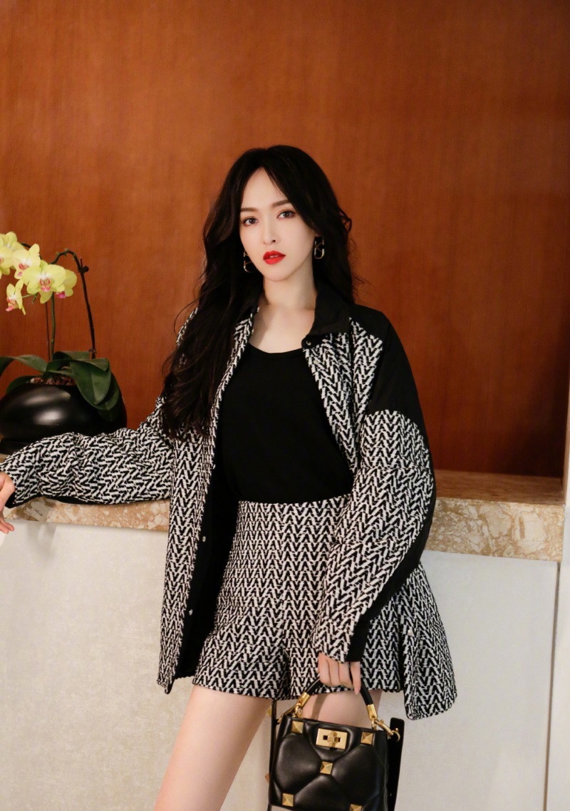 PicsArt_09-22-10.08.44