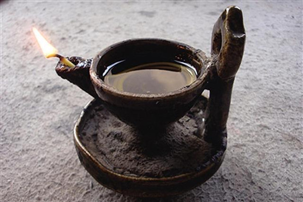 几段发黄的灯草__凤凰网