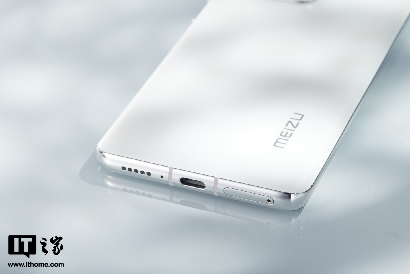 魅族18pro飞雪流光版图赏再难找到这样的纯白